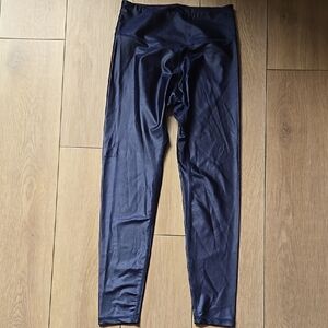 NWOT DAUB Radiance Legging in Navy Sz M